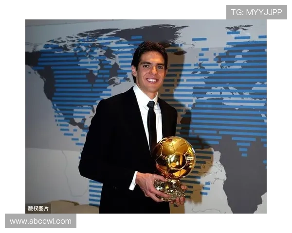 足球明星卡卡的辉煌历程与成就全解析,带你深入了解这位传奇球员的故事 足球明星卡卡的辉煌历程与成就全解析,带你深入了解这位传奇球员的故事