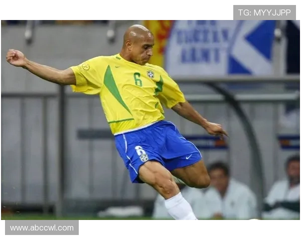 足球明星卡洛斯倾情演绎广告视频展现激情与梦想的完美结合