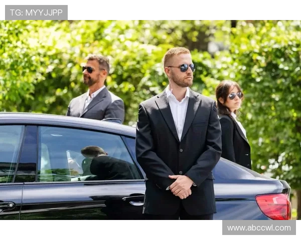 足球明星是否都需要保镖来保护他们的安全与隐私解析