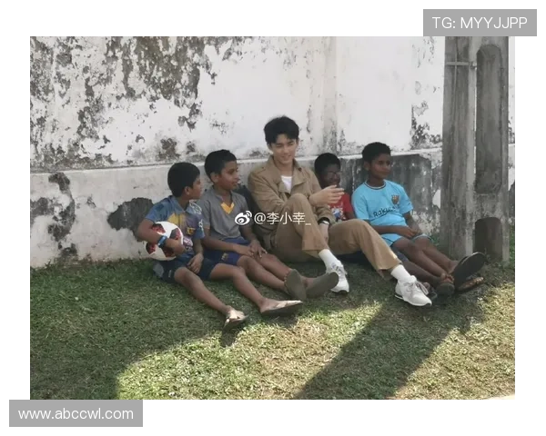 吴磊独家揭秘：我在足球场上的心得与成长故事分享